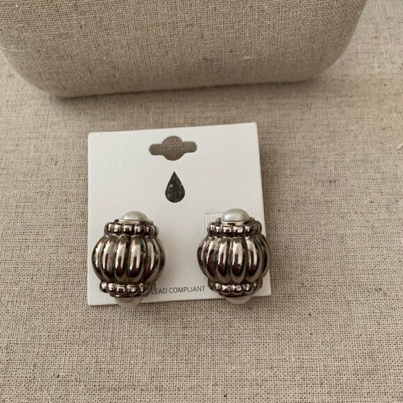 Park Lane silver and pearl earrings - Picture 2 of 2